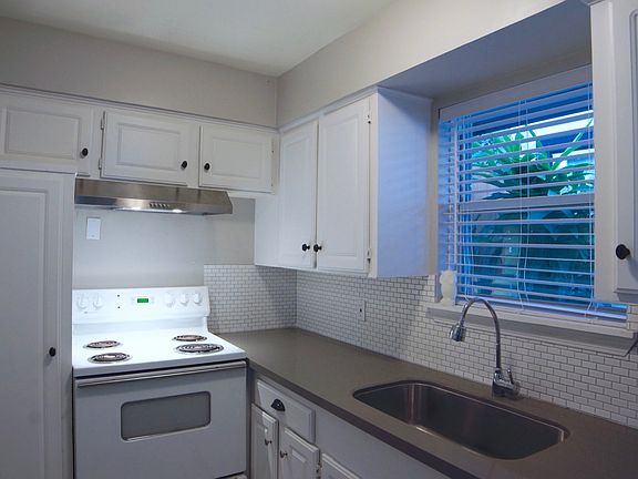 4th image of 1521 Missouri St #1