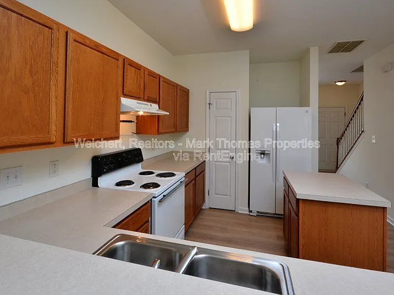 1326 Holly Grove Way — Photo 8