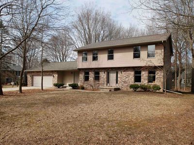2710 Longfellow Ln, Midland, MI, 48640