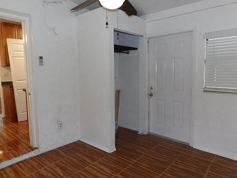 2337 Greenwood St — Photo 19
