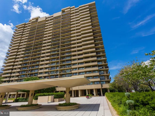 400 Madison St APT 704, Alexandria, VA 22314