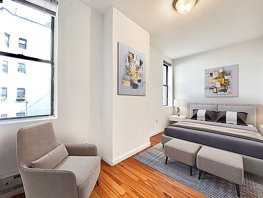 1st image of 320 W 49th St #4R