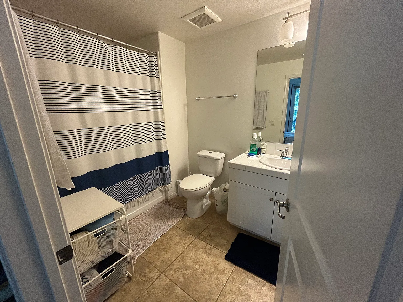 555 E Montecito St — Photo 2