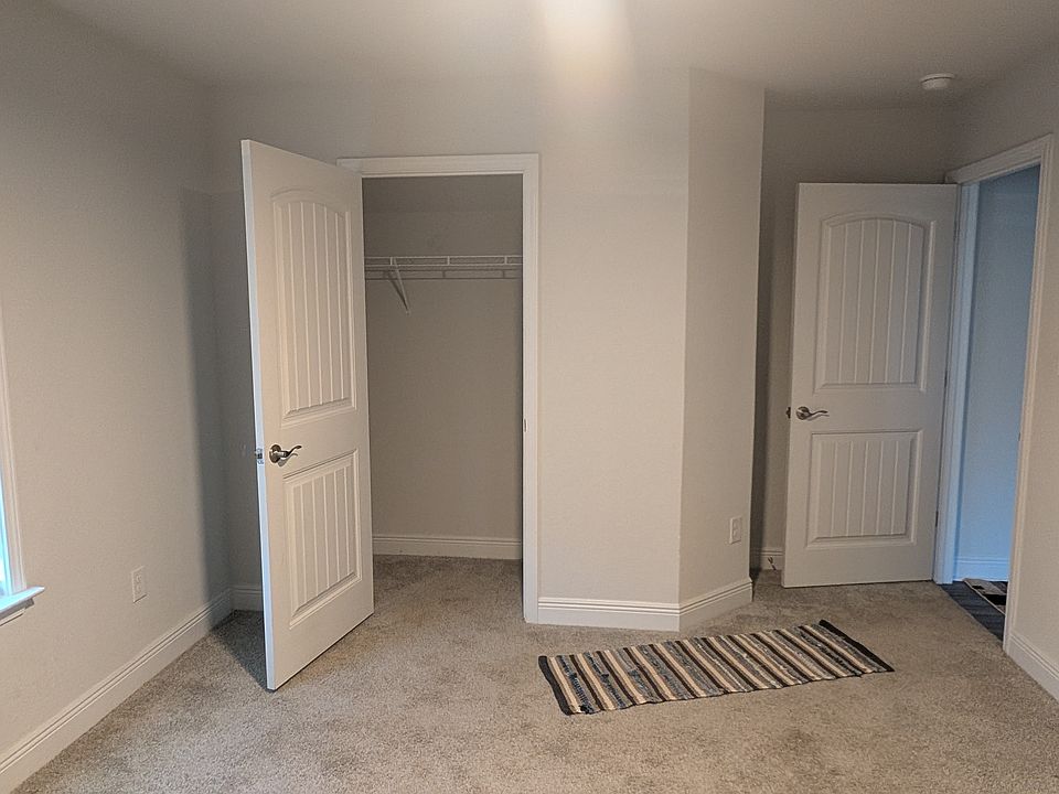 2nd image of 22877 Ridgewood Dr #1