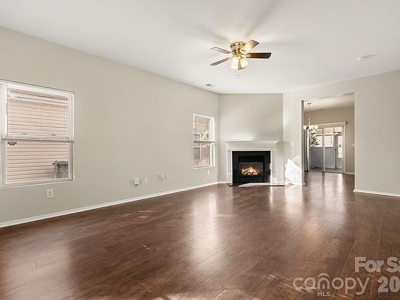 4th image of 3642 Charterhall Ln