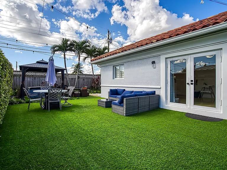 7350 SW 31st St — Photo 39
