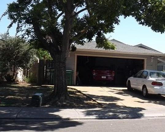 3rd image of 1130 Hutchinson Ave