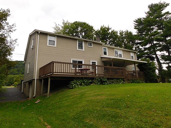 3rd image of 823 Conklin Rd
