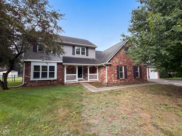8005 Edgewood Ct, Plainfield, IN 46168