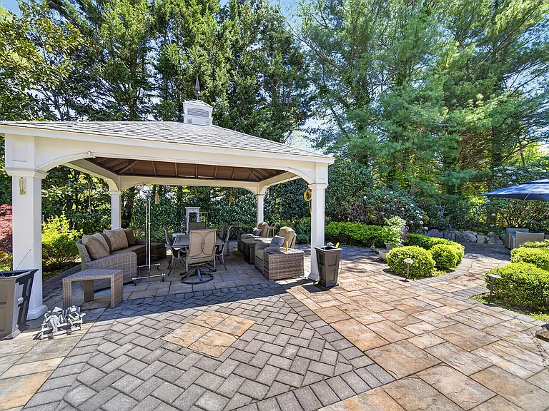 2 Tappanwood Dr — Photo 16