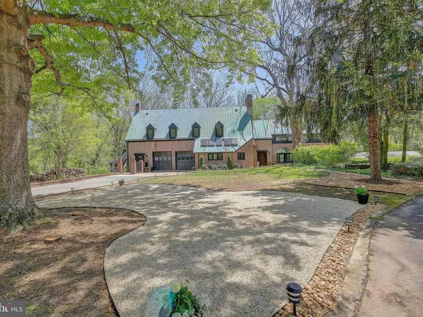 1040 White Sands Dr, Lusby, MD 20657
