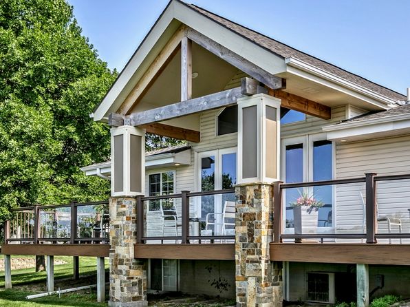 Tiburon View Apartments | 16895 Oakmont Dr, Omaha, NE