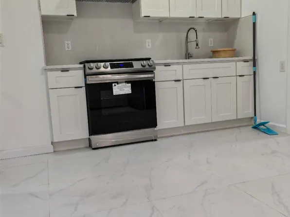 3321 97th St Floor 2, Corona, NY 11368