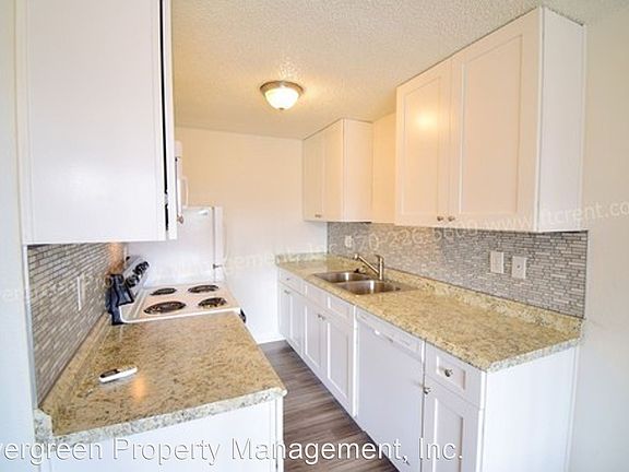2nd image of 824 Garfield Ave #8620079