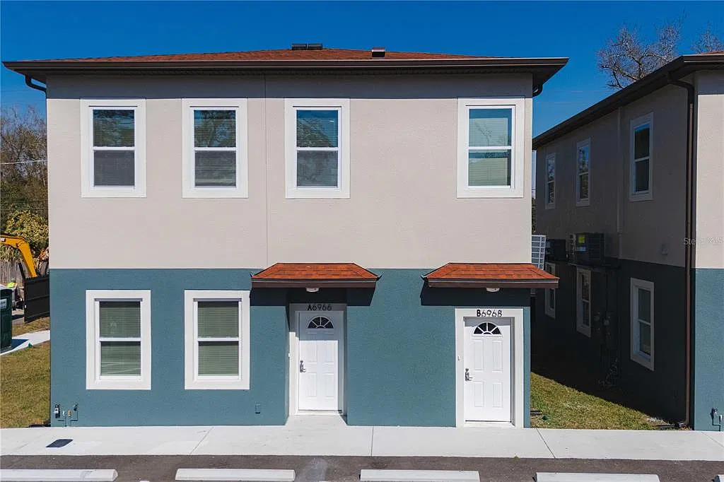 3 bed, 2.0 bath, 1264 sqft, $2,400 — Photo 4