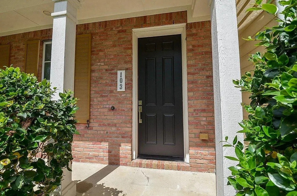 3 bed, 2.5 bath, 2106 sqft, $2,950 — Photo 3