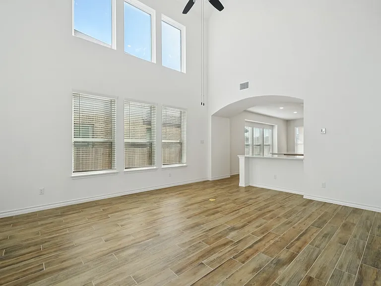 10833 Coppola — Photo 8