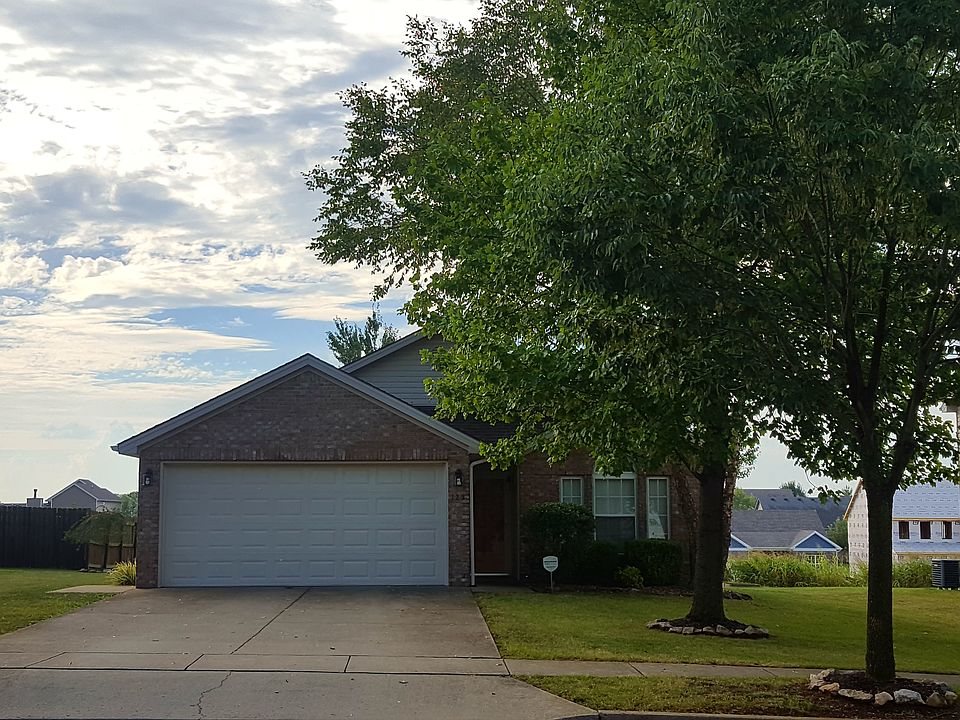 1st image of 125 White Oak Trce