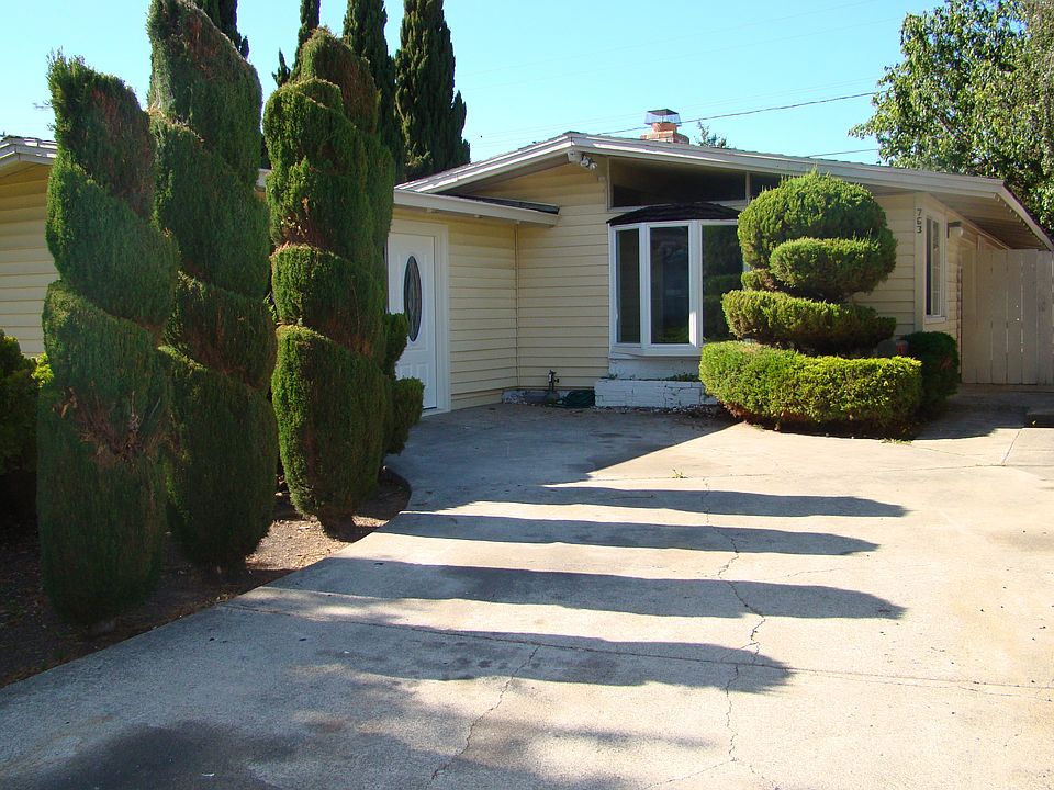 1st image of 763 Lakechime Dr