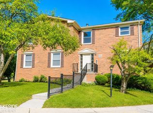 6322 Pepper Hill St, West Bloomfield, MI 48322