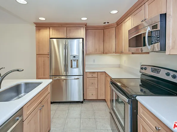 600 W 9th St APT 702, Los Angeles, CA 90015