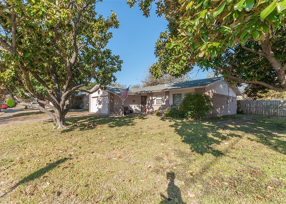 1st image of 4001 Windsor Dr