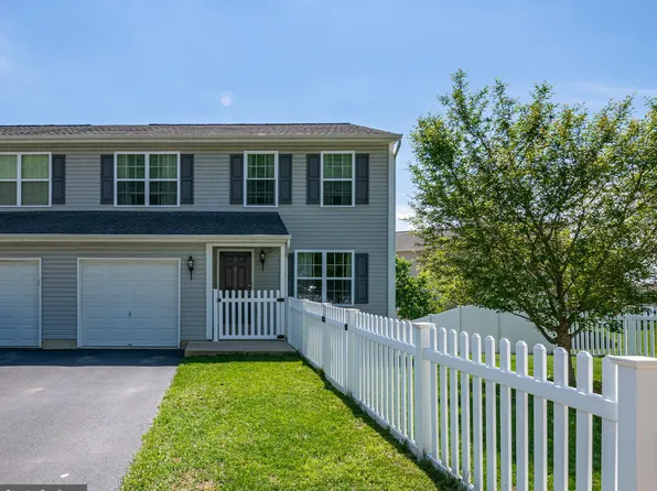 1022 Saylor Dr, Temple, PA 19560