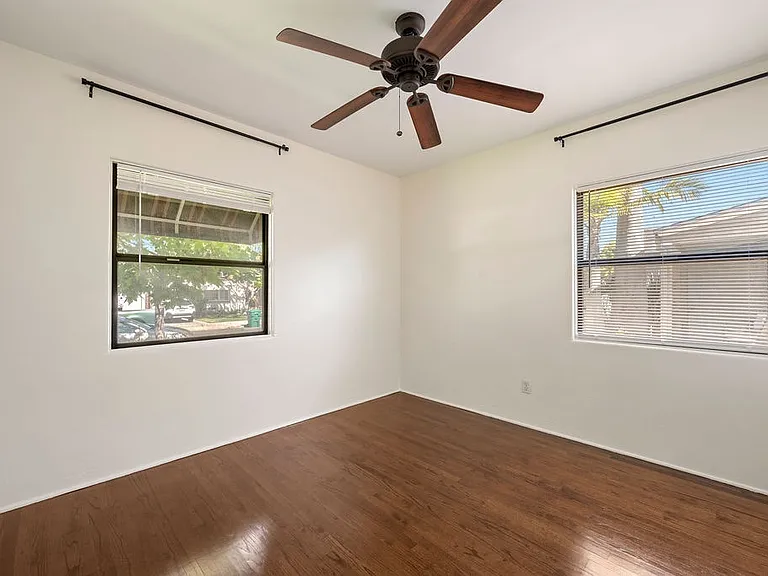 4735 Valencia Dr #FRONT — Photo 14