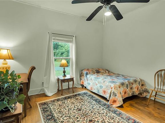 26th image of 2103 N Thomas Ave