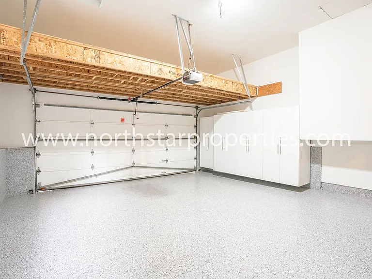 3540 SW Falcon St — Photo 25