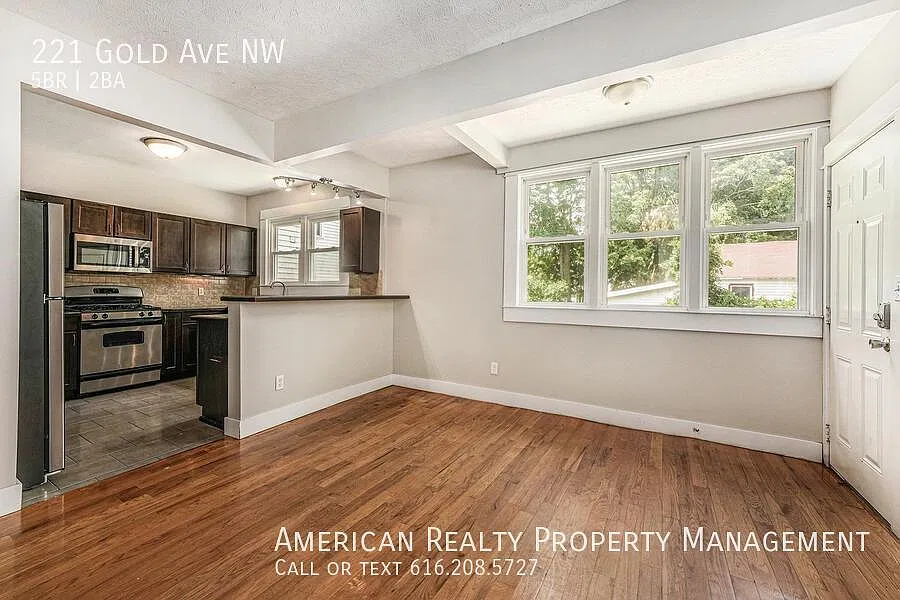 5 bed, 1442 sqft, $2,850 — Photo 4