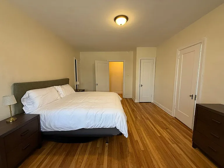 New King Edward Apartments — Photo 453
