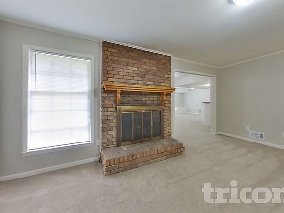 3rd image of 1992 Tara Cir