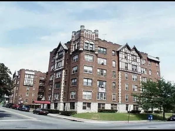 Tudor Court, 555 E 27th St APT 10, Paterson, NJ 07514