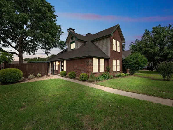 2913 Normandy Ct, Euless, TX 76039