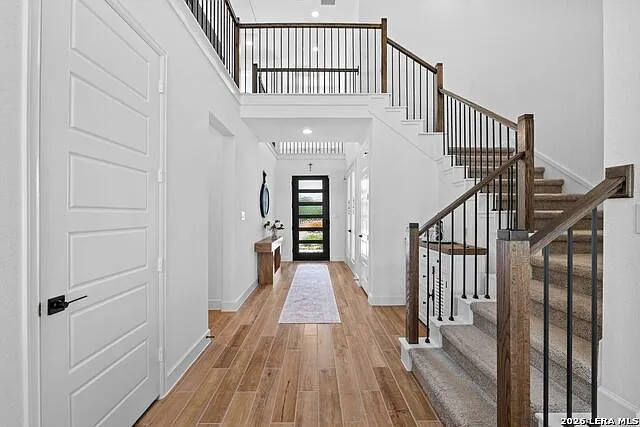 5 bed, 5.5 bath, 3675 sqft, $4,500 — Photo 3