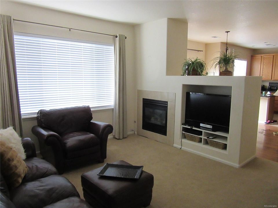 Light bright familyroom.