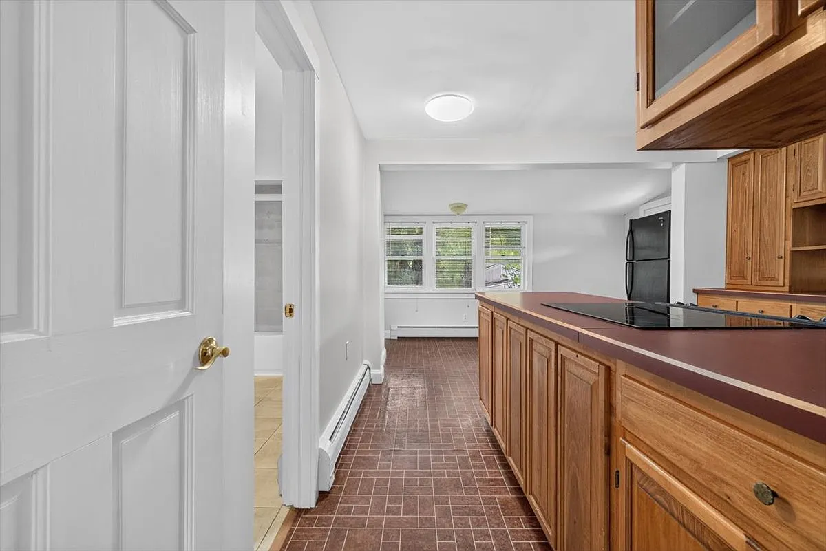 3 bed, 1687 sqft, $2,195 — Photo 4