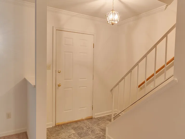 1402 Minor Ridge Ct — Photo 10