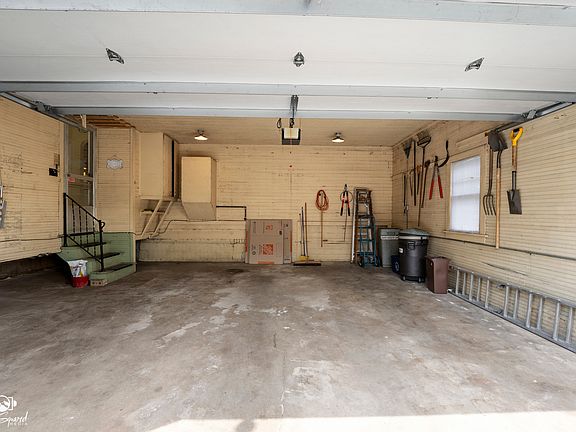 5th image of 1295 Taylor St
