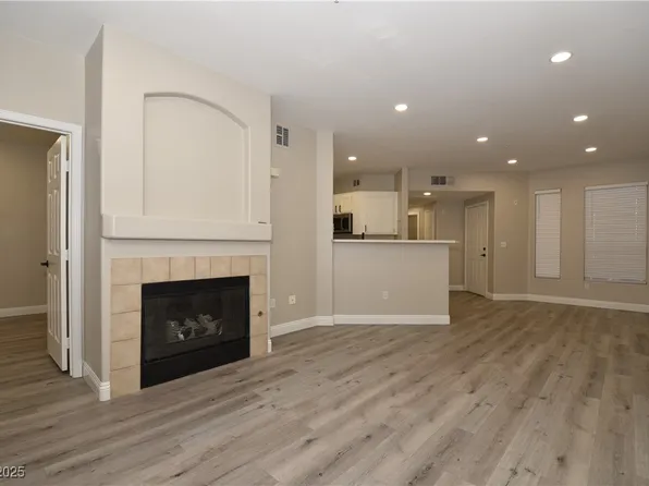 7155 S Durango Dr Unit 207, Las Vegas, NV 89113