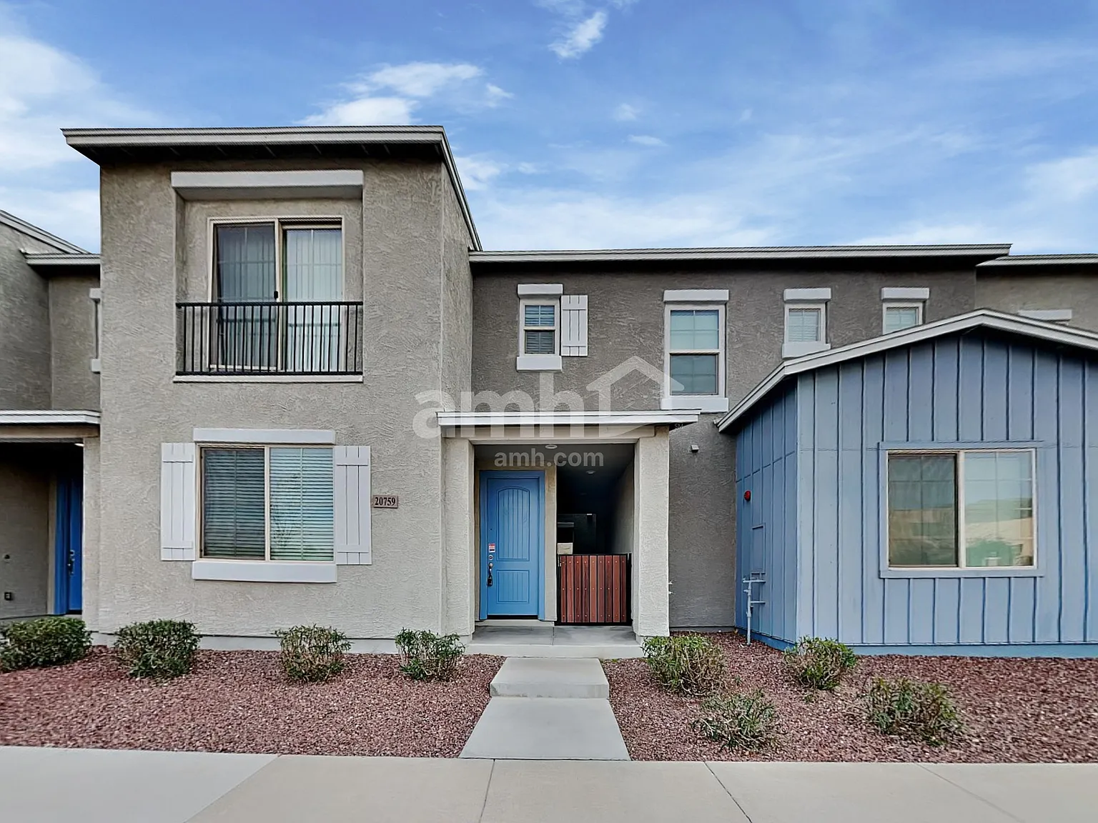 3 bed, 2.5 bath, 2077 sqft, $1,890 — Photo 1
