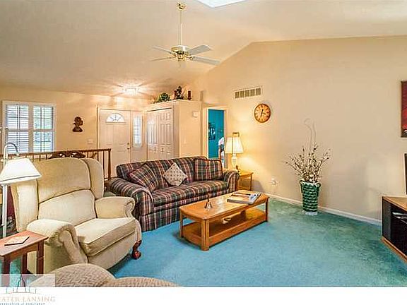 5th image of 2221 E Burcham Dr