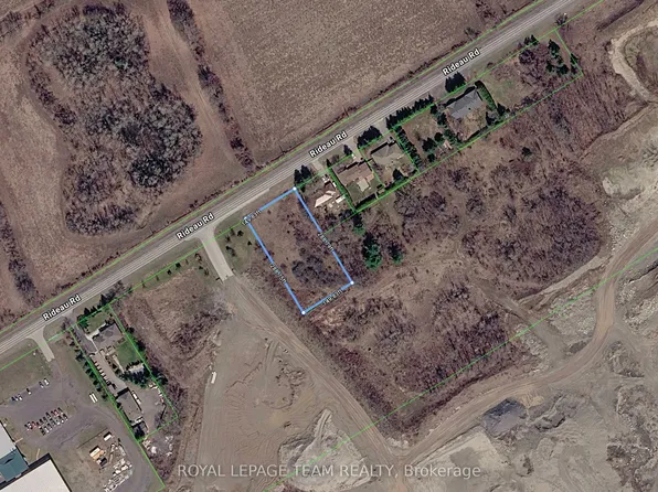 2748 Rideau Rd, Ottawa, ON K1X 1A1