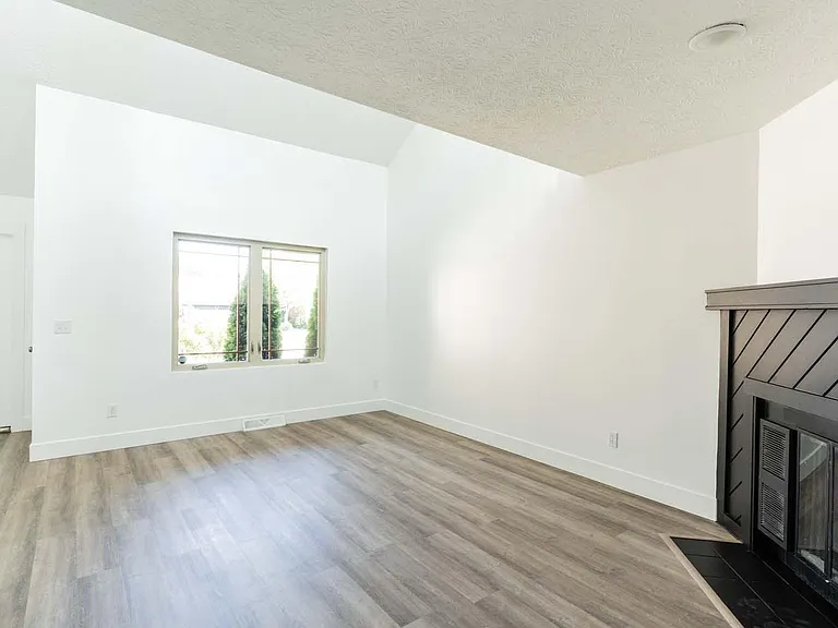 69 Groton Dr — Photo 6