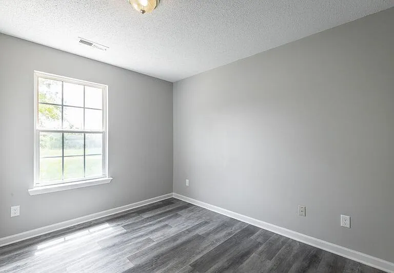 1801 S Lyerly St #MAIN HOUSE — Photo 17