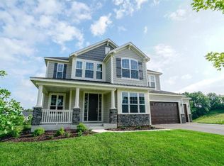 8661 Buttercup Ct, Victoria, MN 55386