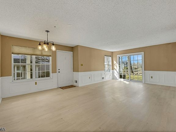 3rd image of 1192 Richmond Rd #1192