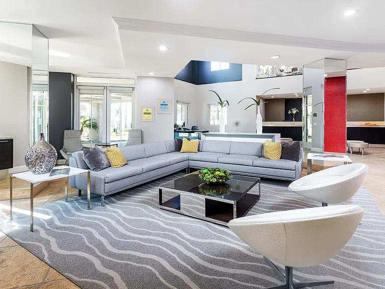 La Jolla Crossroads Apartments — Photo 63