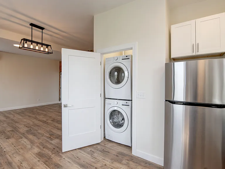 105 Parsons Ave #4 — Photo 8